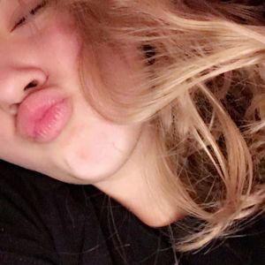 Meet your Posher, Chloe